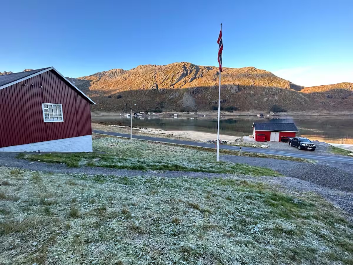 The grounds down toward the beach and the boathouse.