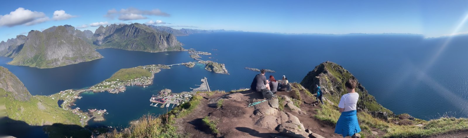 The view from the top of Reinebringen.