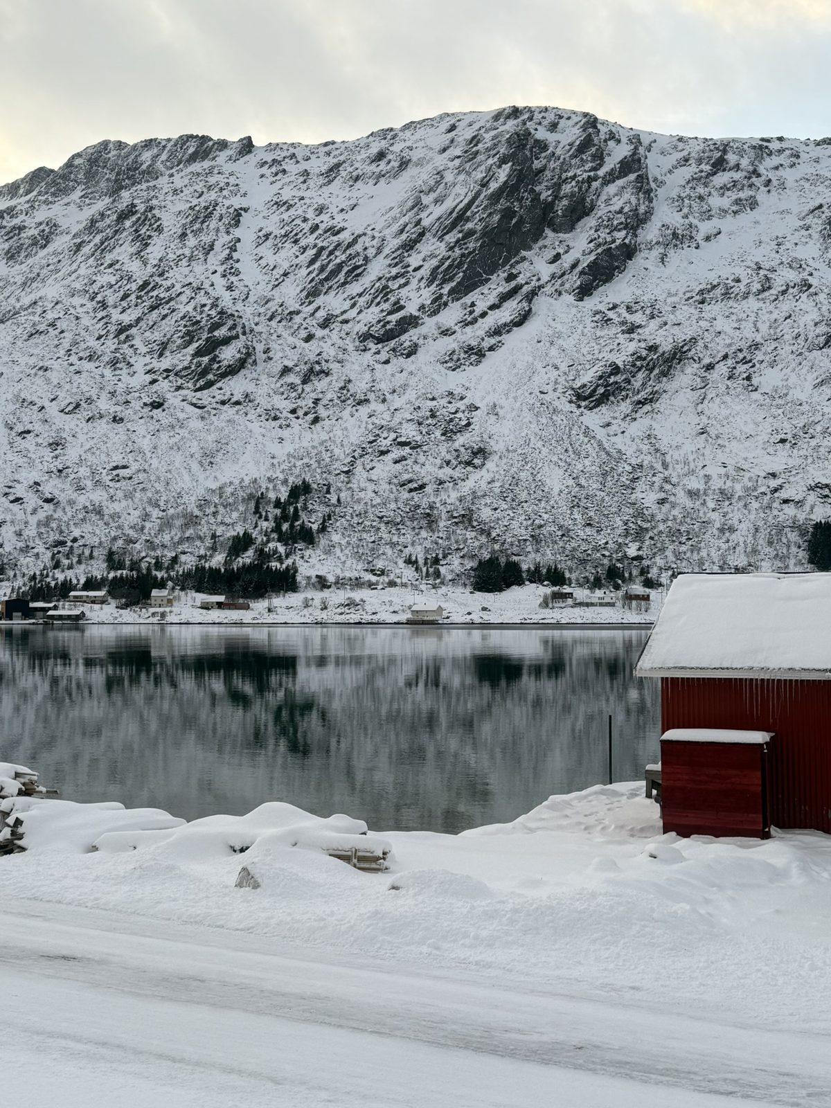 The boathouse on a mirror-still fjord (IMG_1432).