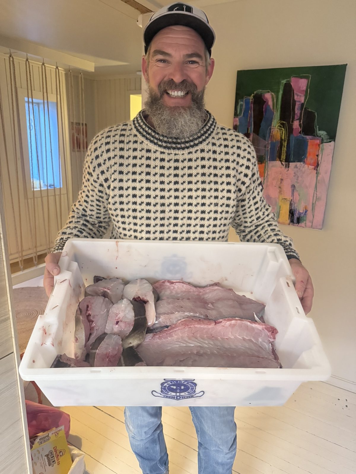 Vegard with a box of fresh fillets (IMG_2038).