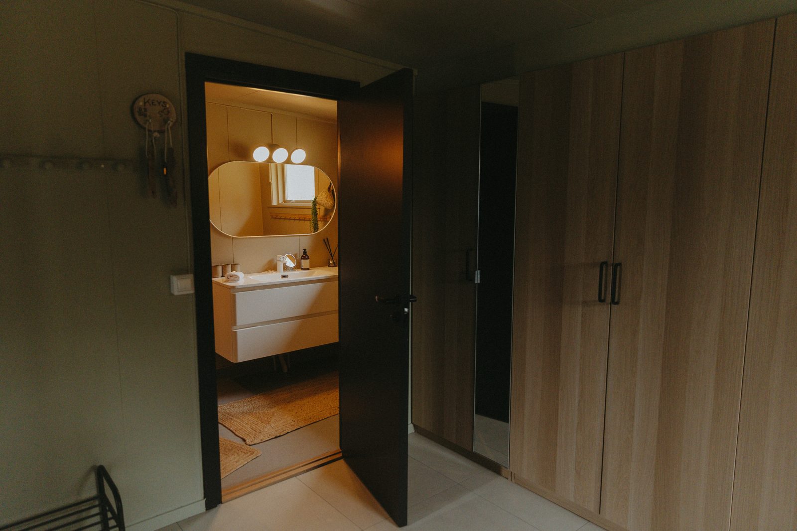 The entrance to the upper bathroom from the hall (IMG_7527).