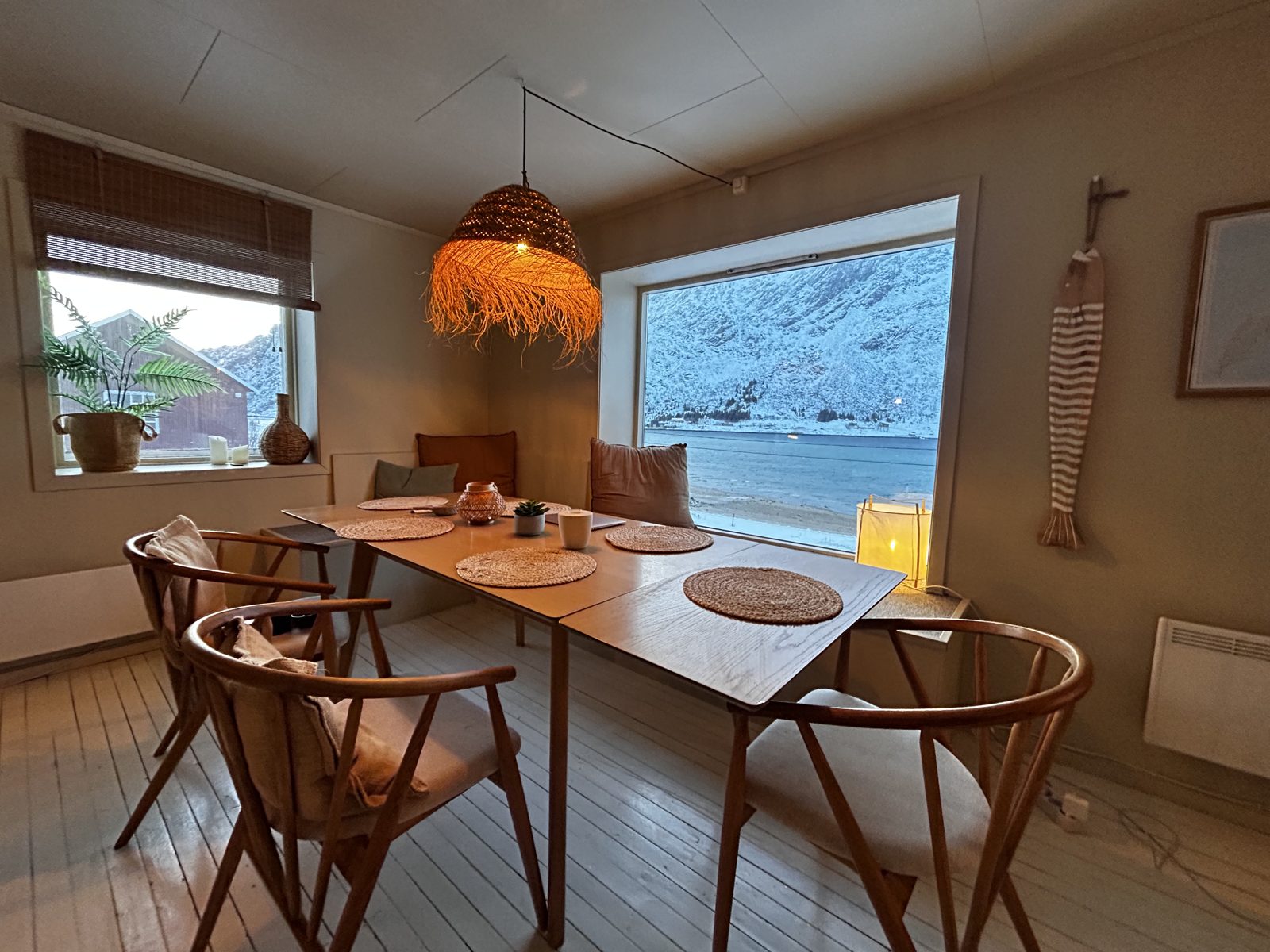 The dining room. Photo 8 of 22.