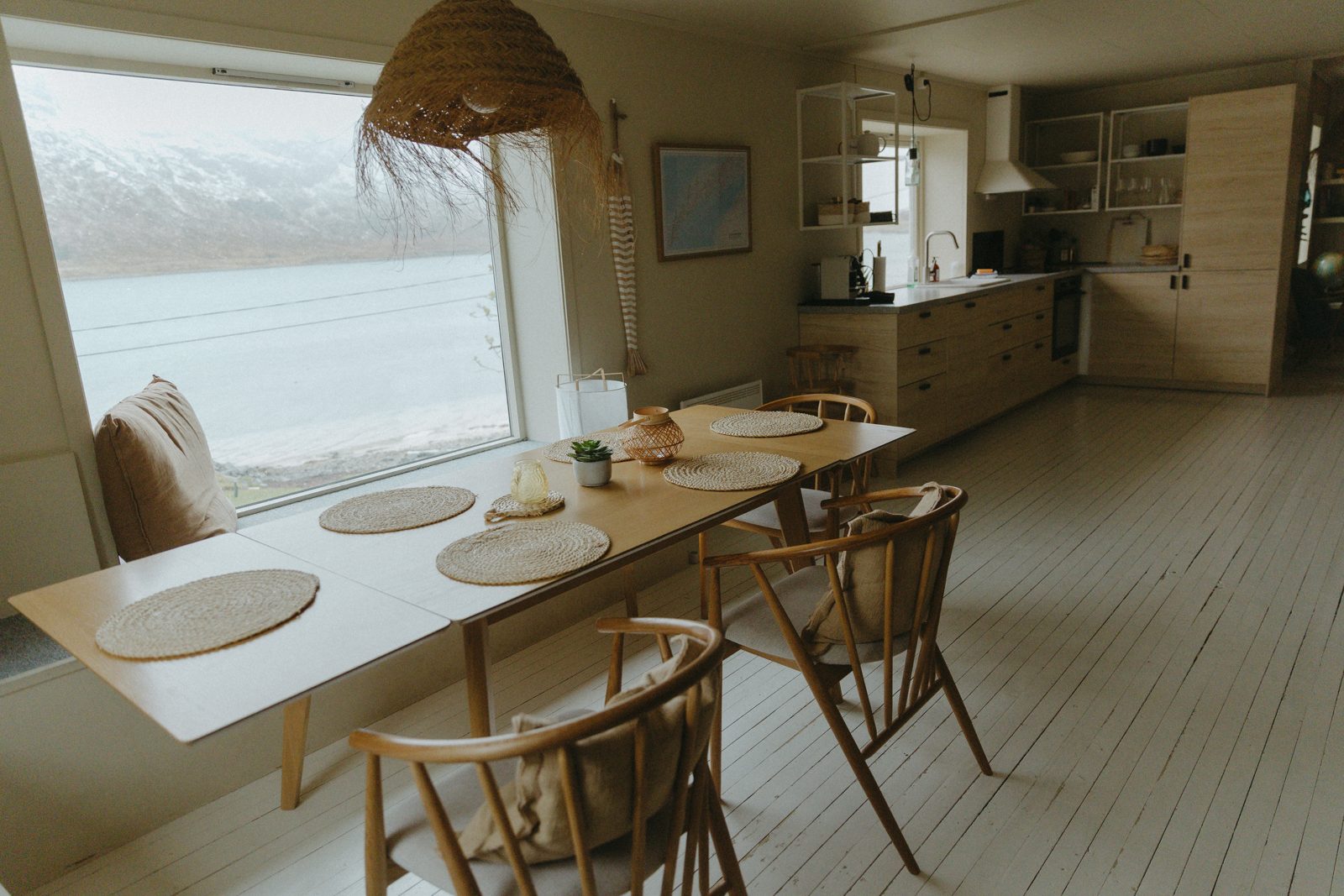 The dining room. Photo 17 of 22.