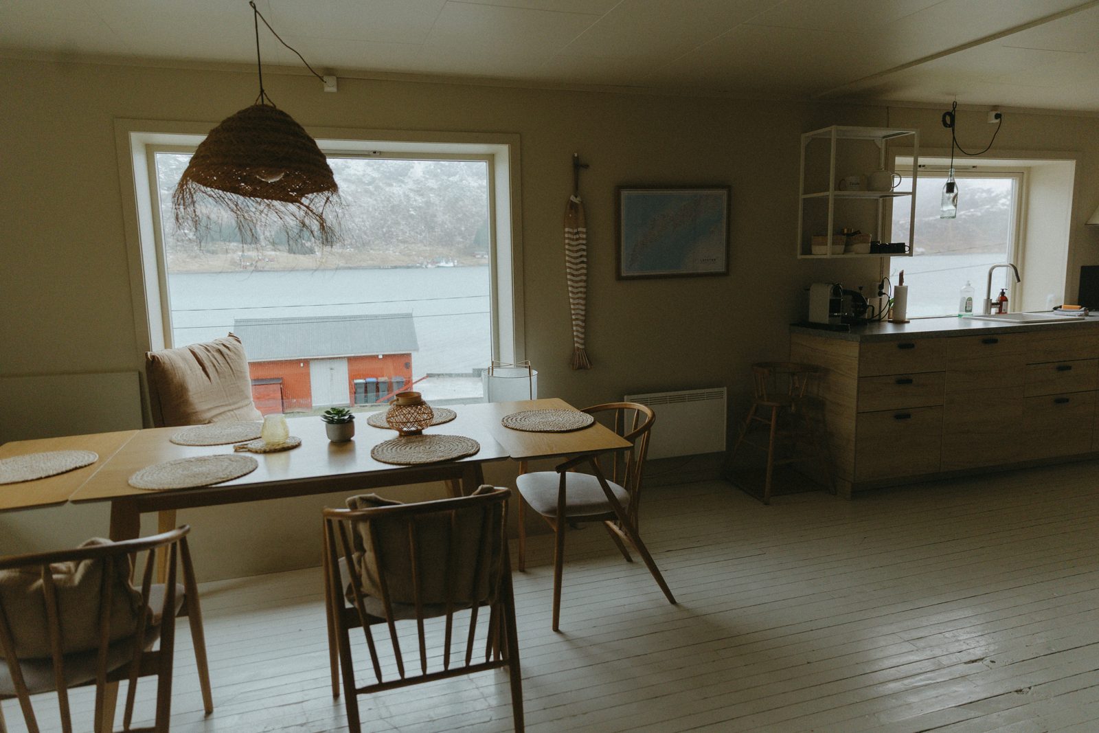 The dining room. Photo 18 of 22.