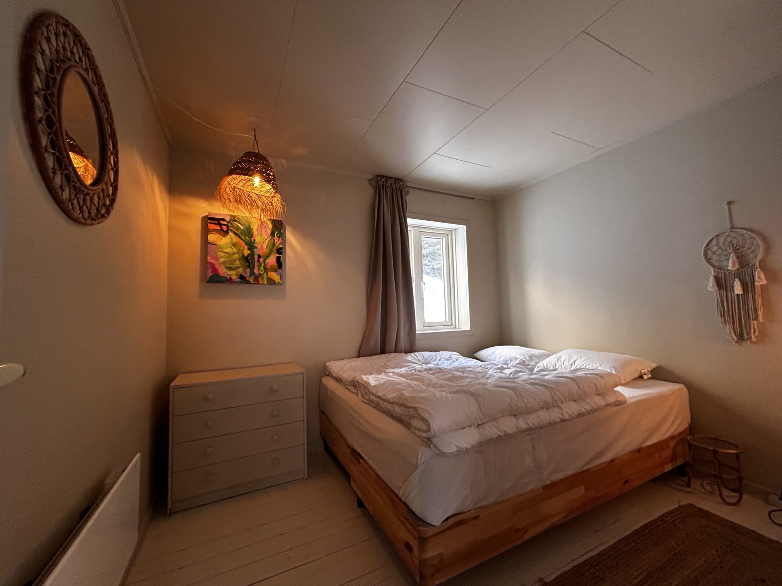Bedroom with a double bed.