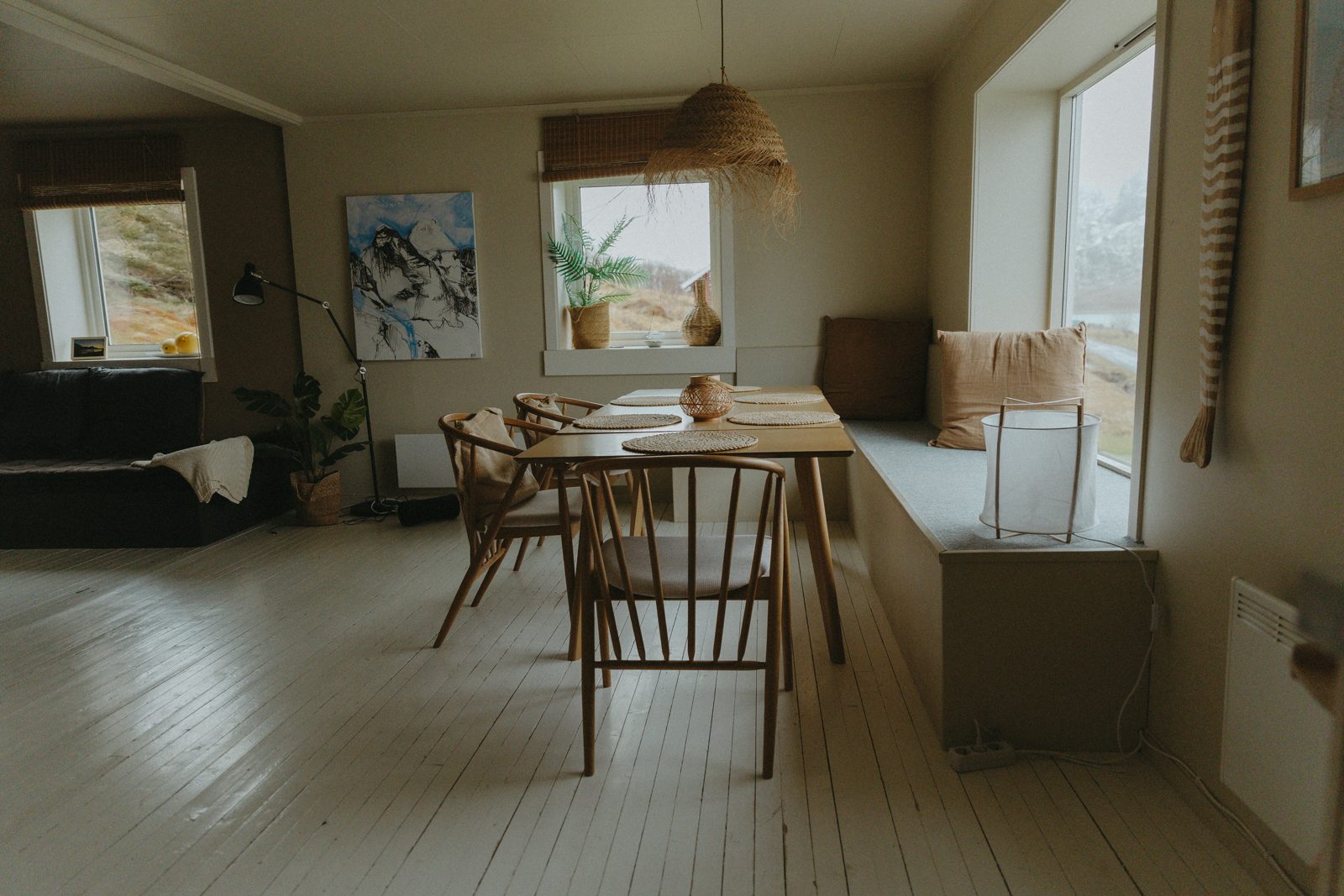 The dining room. Photo 5 of 22.