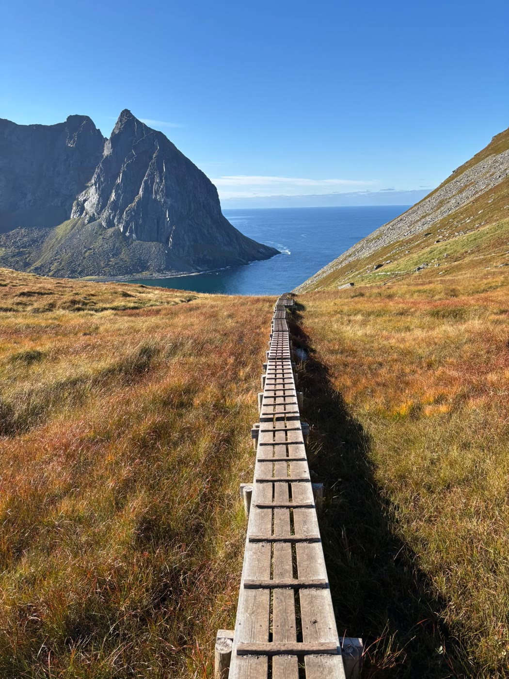 The boardwalk trail leading in toward Kvalvika and Ryten