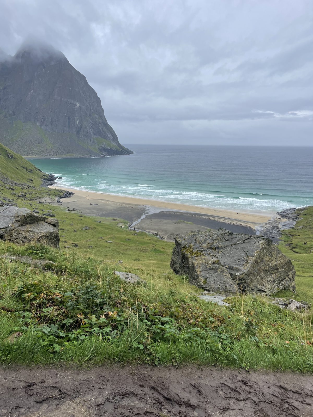 The final descent to the sand at Kvalvika