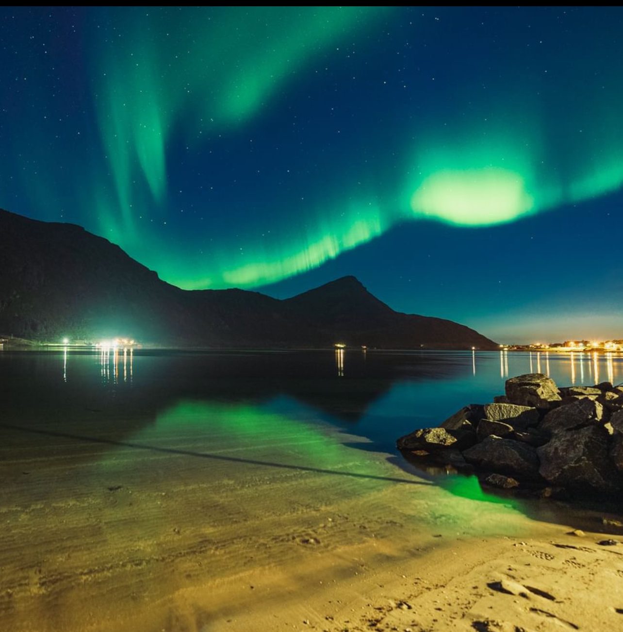 Northern lights over the beach (IMG_0461).