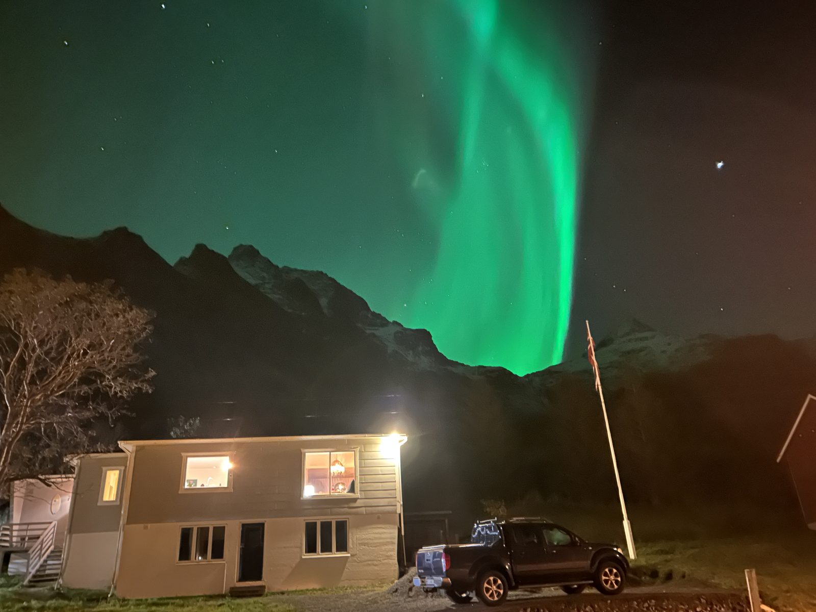 Northern lights photographed from Casa Lofoten (IMG_6171).