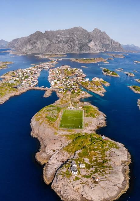 Henningsvær