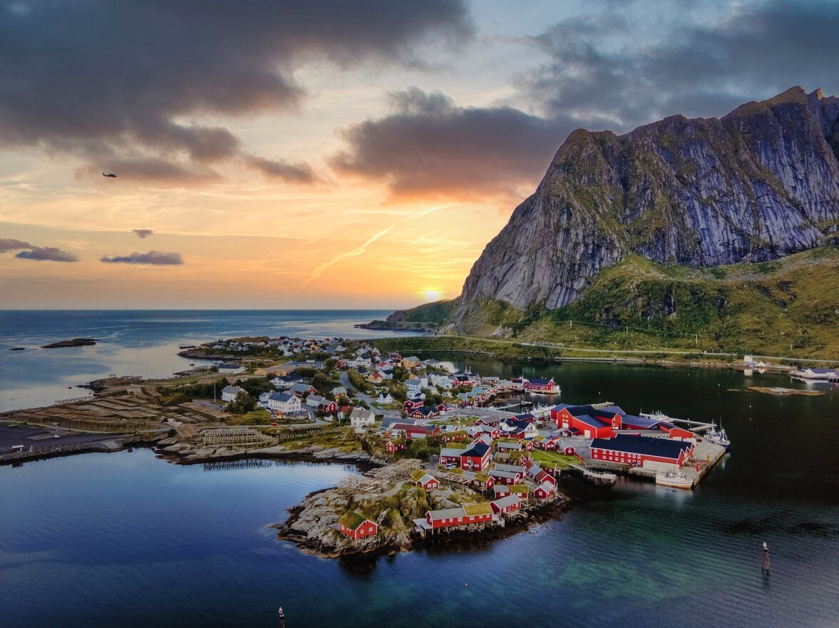 Reine in evening light.