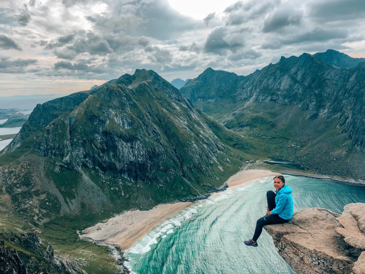 On the edge of Ryten, above Kvalvika.