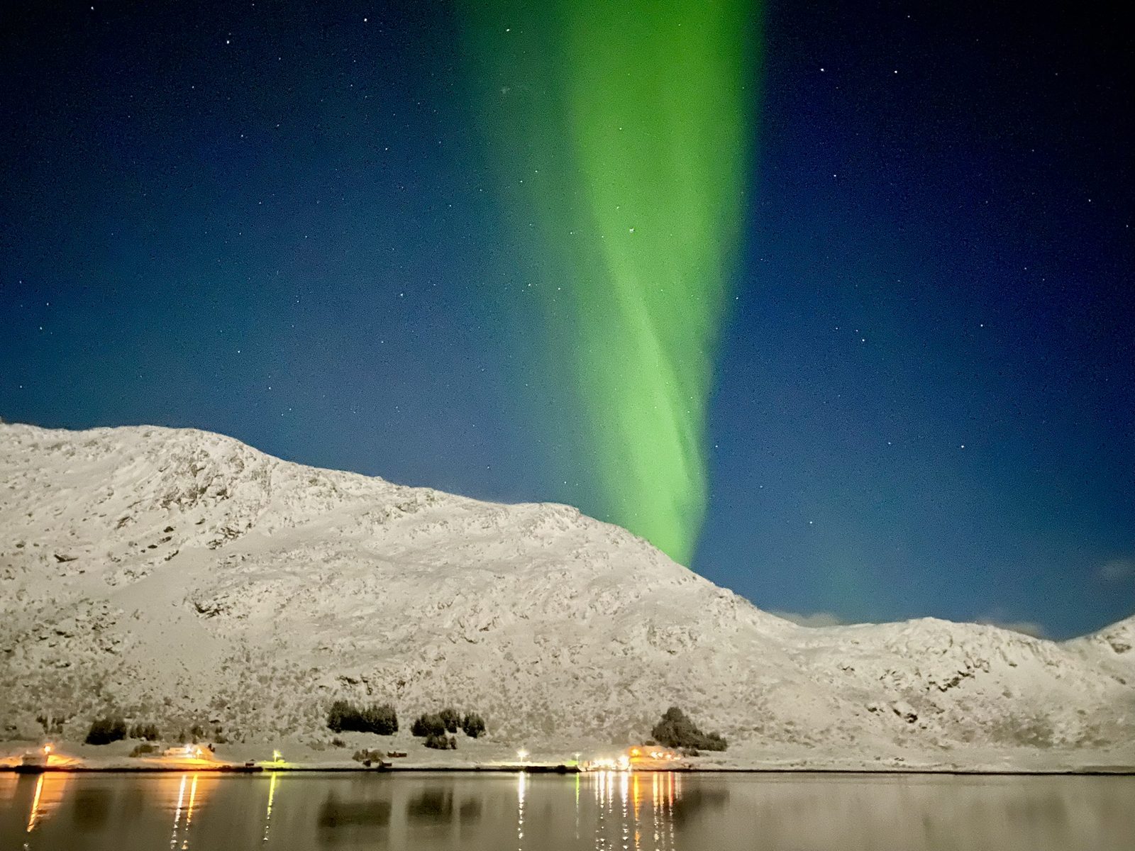 Northern lights from the dock (IMG_1964).