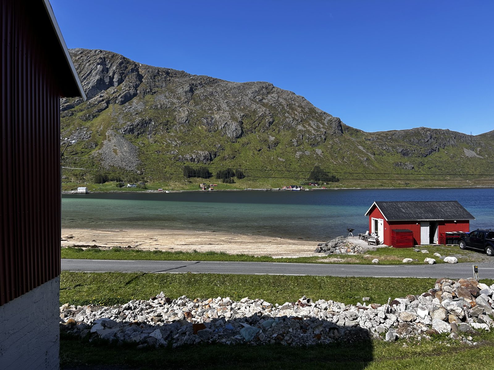 The boathouse and the beach seen from the old barn (IMG_2891).