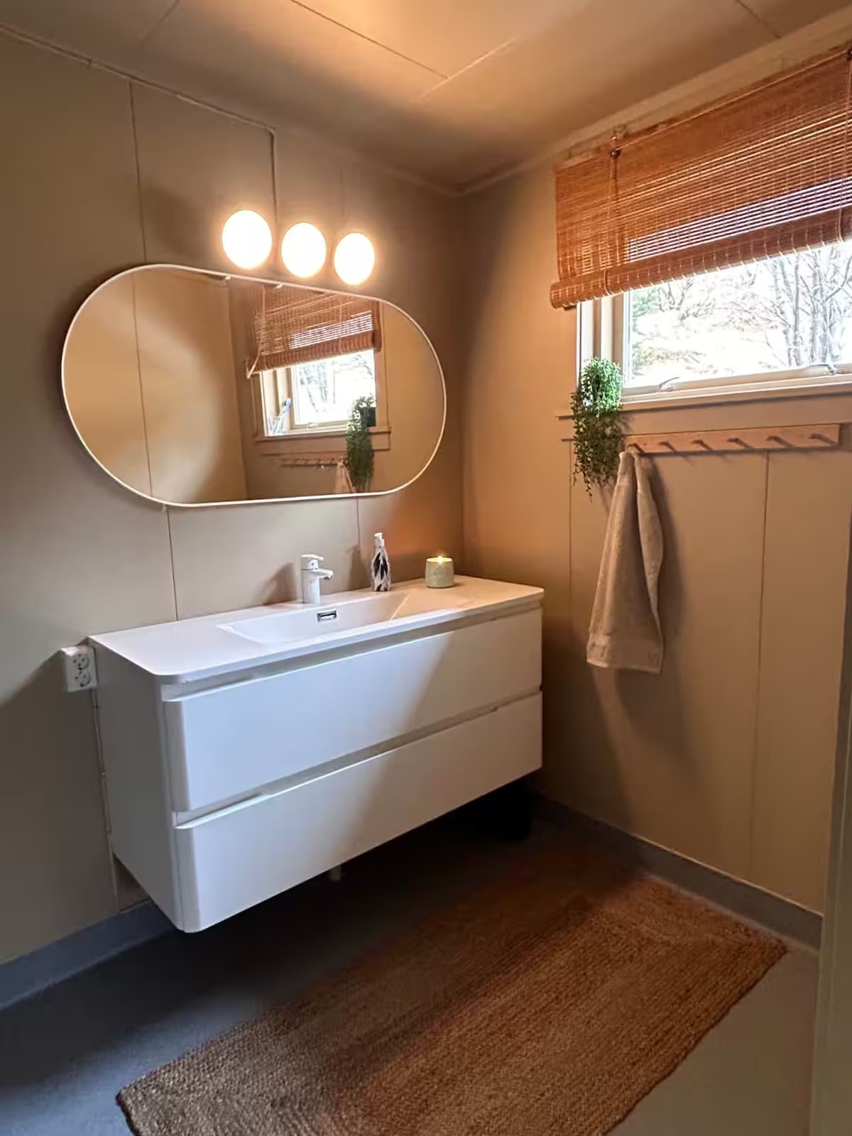 Bathroom on the upper floor. Photo 4 of 13.
