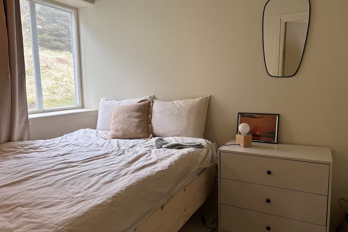 Bedroom with a double bed. Photo 3 of 7.