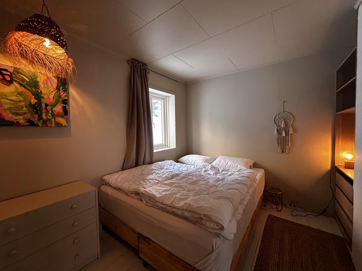 Bedroom with a double bed. Photo 5 of 7.