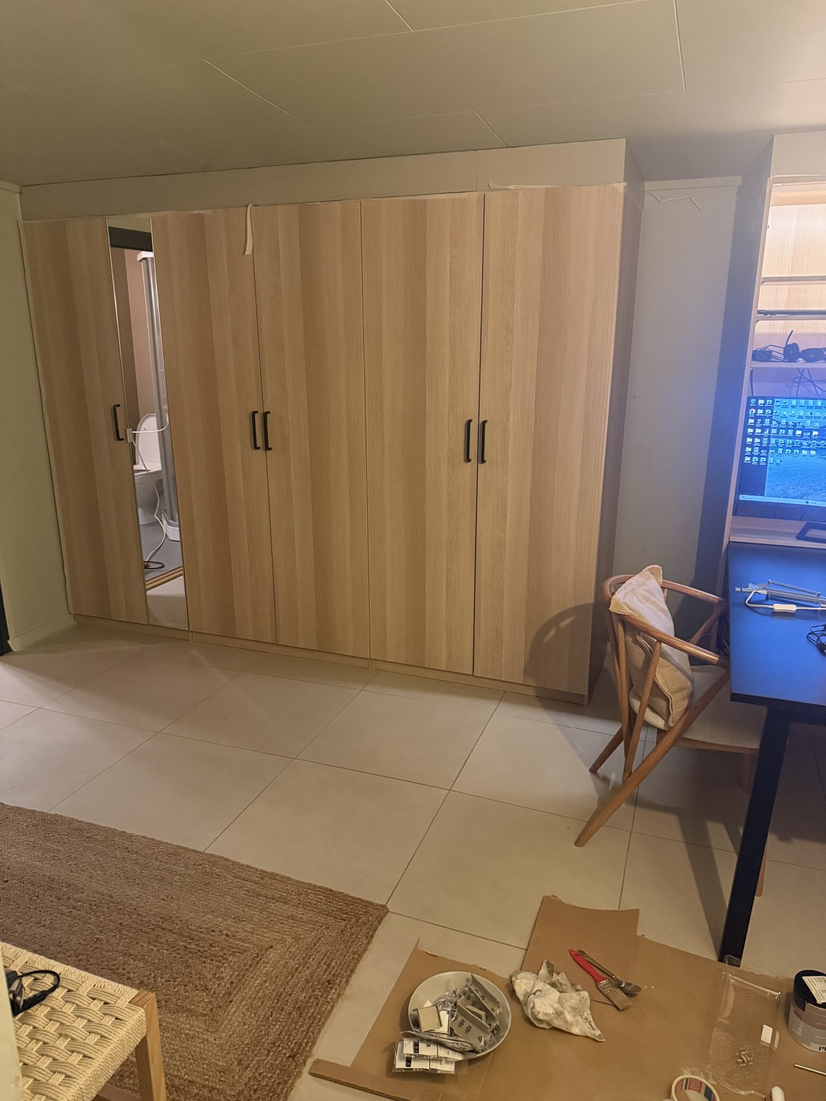 The entrance hall. Photo 7 of 16.