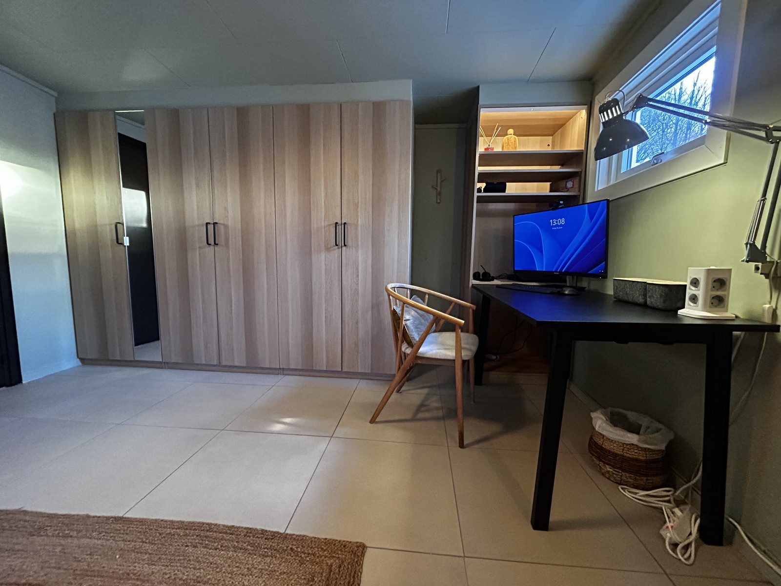 The entrance hall. Photo 1 of 16.