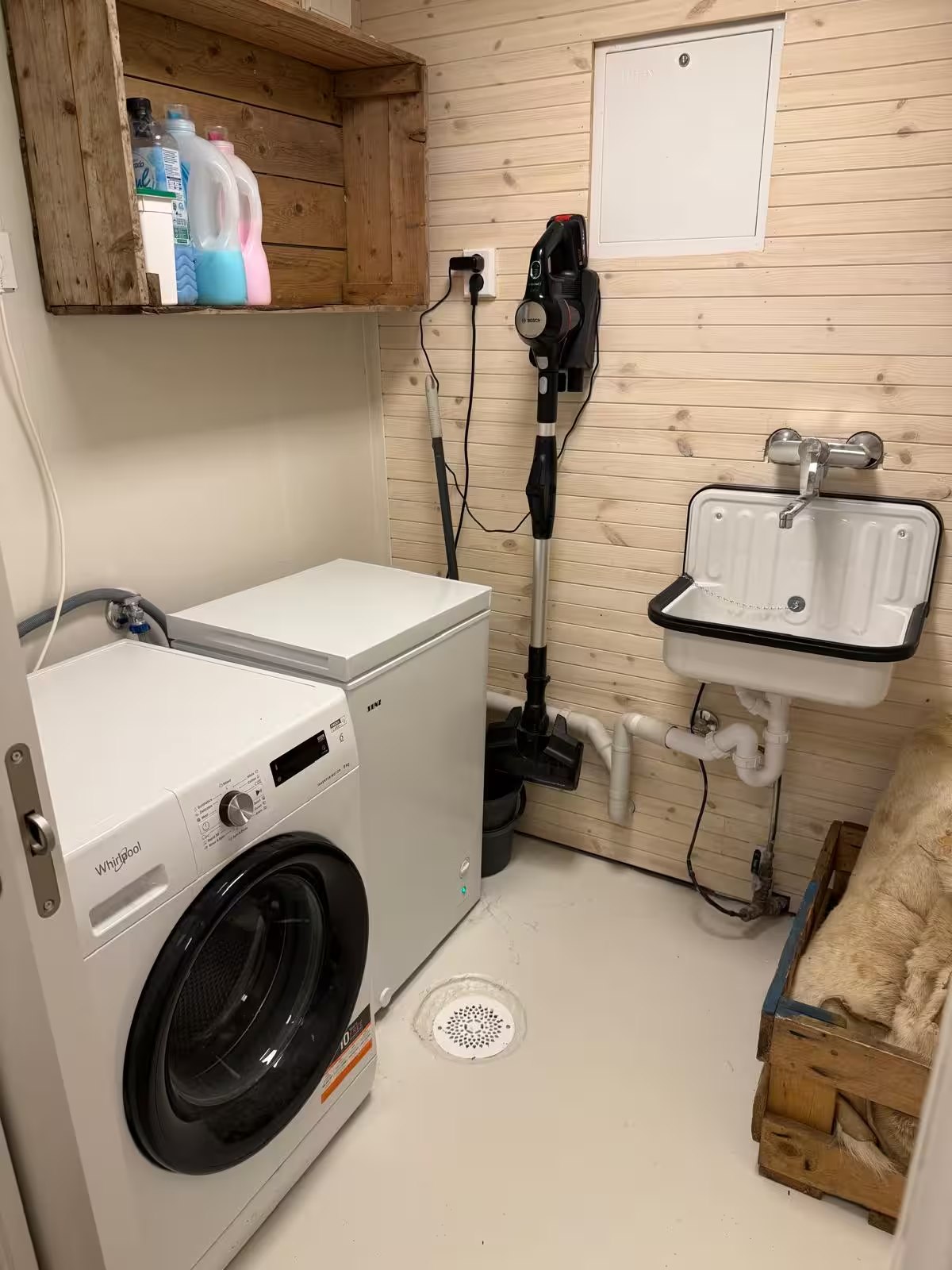 The laundry room. Photo 1 of 2.
