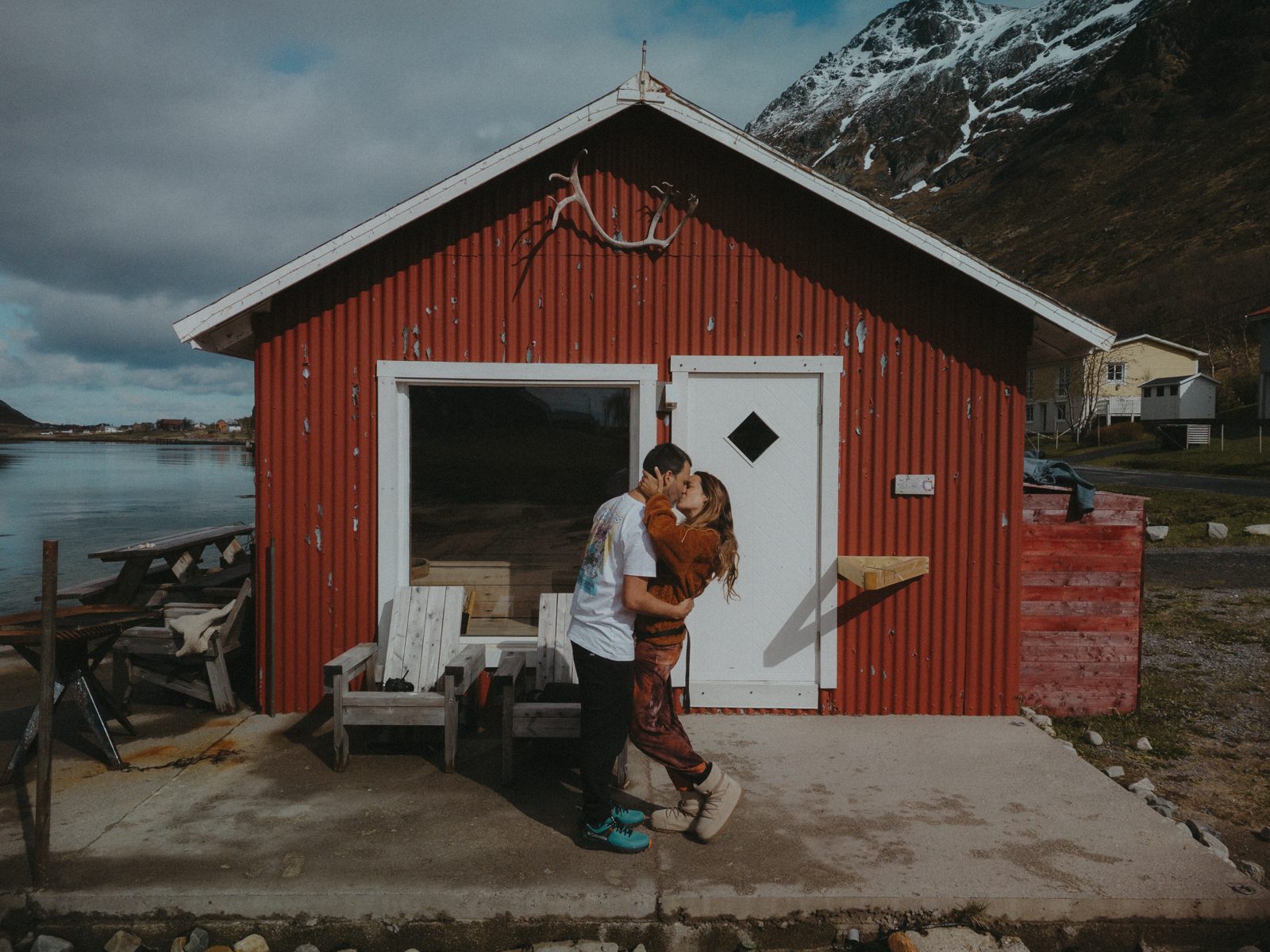 Guests outside the sauna door.